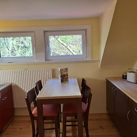 Rosenthal Apartman *